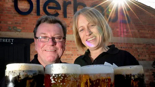 547846-alistair-turnbull-and-rose-holmes