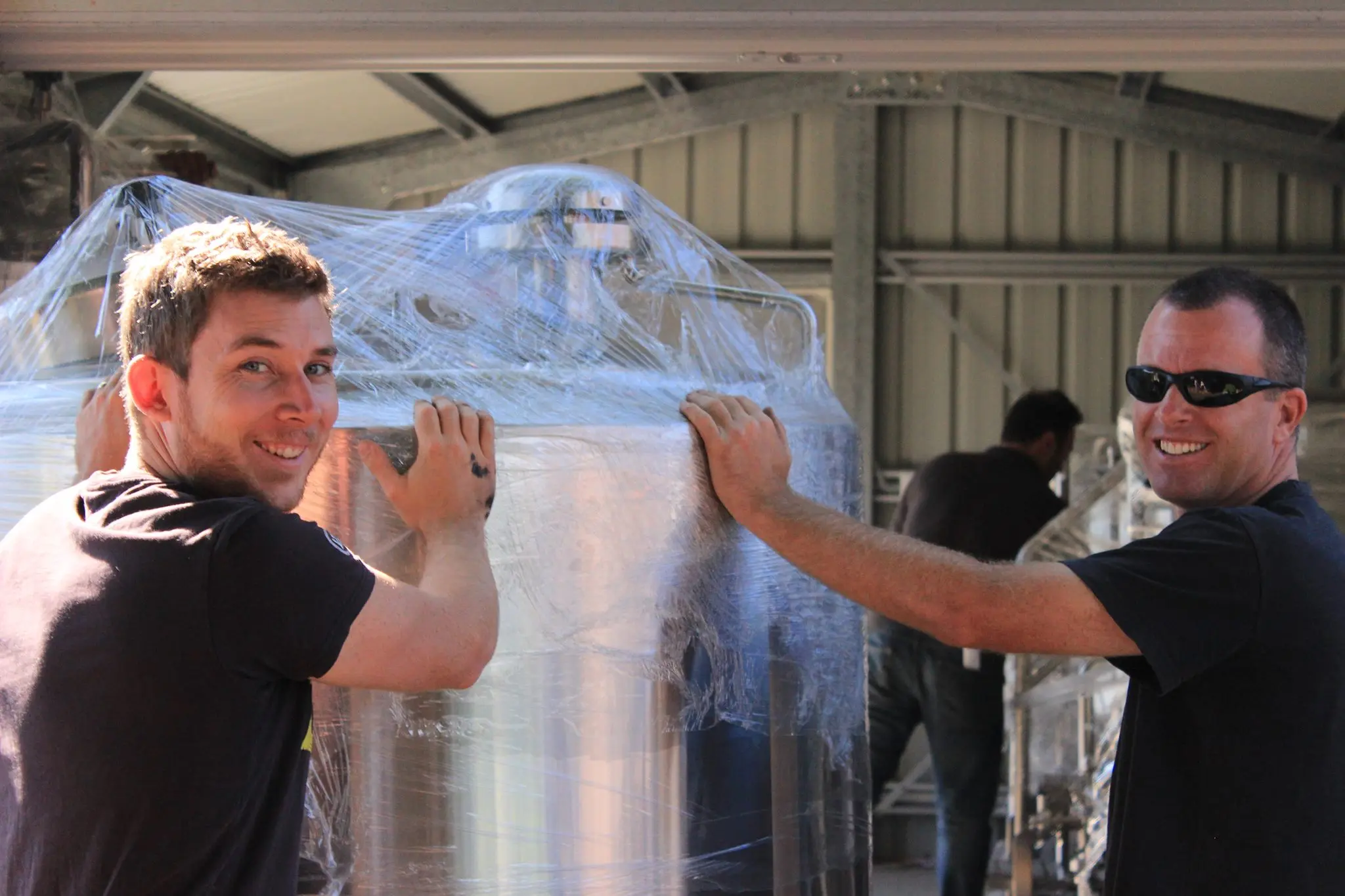 Caption L-R: Bucket Brewery's Tim and Sam