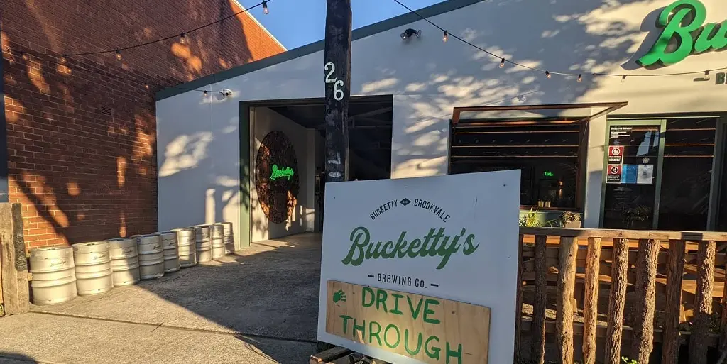 Buckettys drive thru