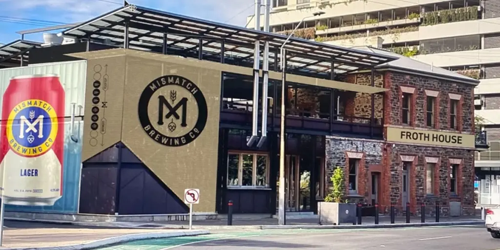 Mismatch render Whitmore