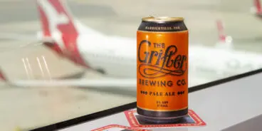 Grifter in Qantas lounge